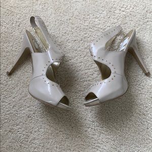 Nude heel